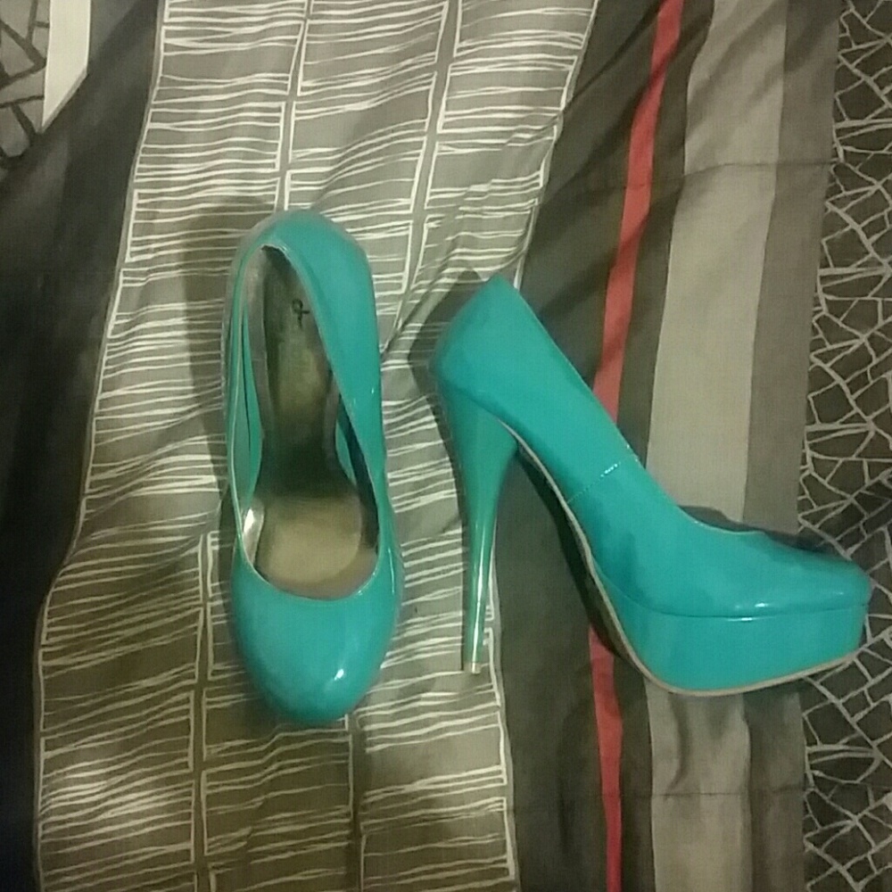Teal pumps